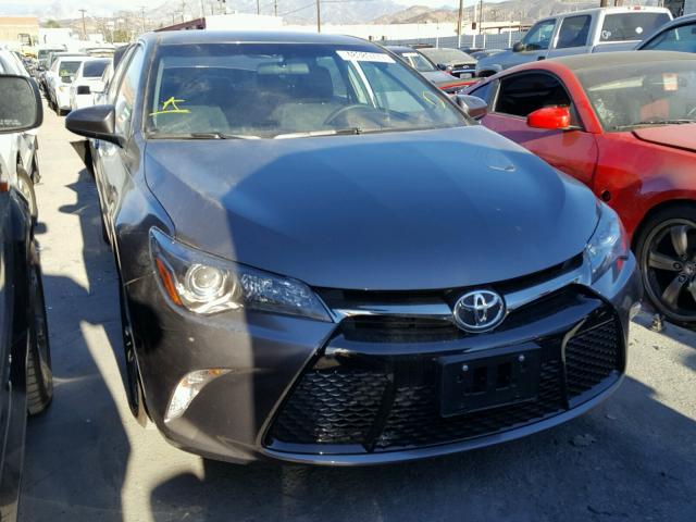 4T1BF1FK6HU746488 - 2017 TOYOTA CAMRY LE GRAY photo 1