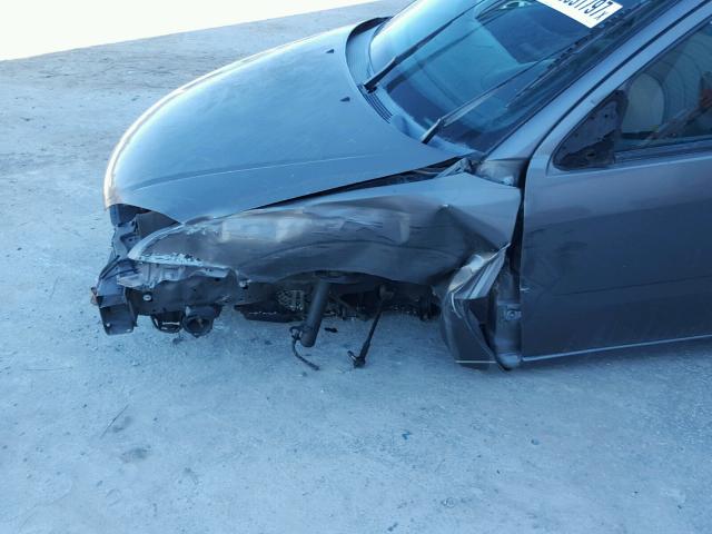 1FAFP34N87W192746 - 2007 FORD FOCUS ZX4 GRAY photo 9