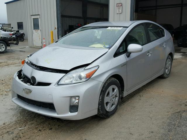 JTDKN3DU5A0082981 - 2010 TOYOTA PRIUS SILVER photo 2