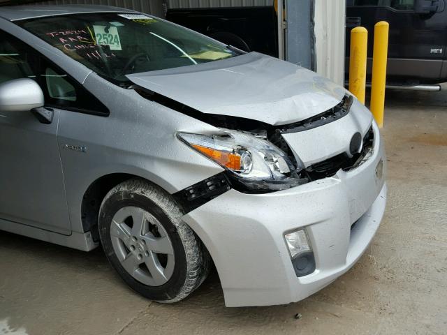 JTDKN3DU5A0082981 - 2010 TOYOTA PRIUS SILVER photo 9