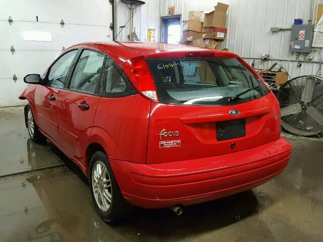 3FAFP37304R100568 - 2004 FORD FOCUS ZX5 RED photo 3