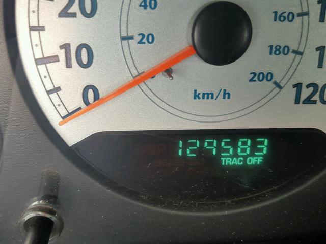 2C4GP54L45R402662 - 2005 CHRYSLER TOWN & COU SILVER photo 8