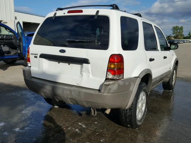 1FMYU03152KD24429 - 2002 FORD ESCAPE XLT WHITE photo 4