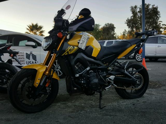 JYARN33Y3FA001654 - 2015 YAMAHA FZ09 C YELLOW photo 2