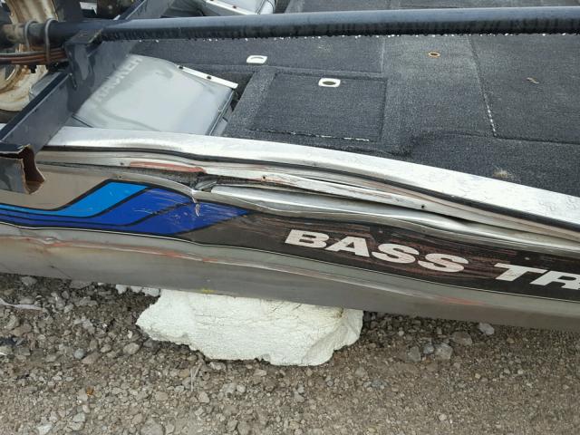 BUJ75670A494 - 1994 BASS TRACKER  SILVER photo 9