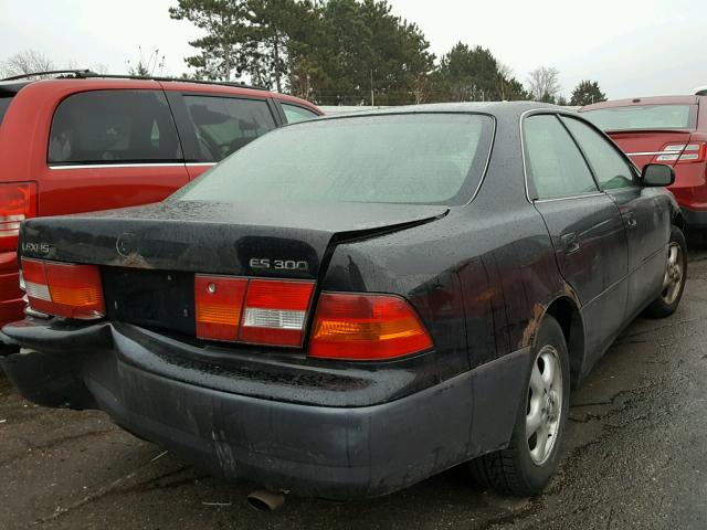 JT8BF22G0V0004763 - 1997 LEXUS ES 300 BLACK photo 4