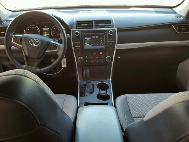 4T1BF1FK3FU996512 - 2015 TOYOTA CAMRY LE 蓝色 照片 9