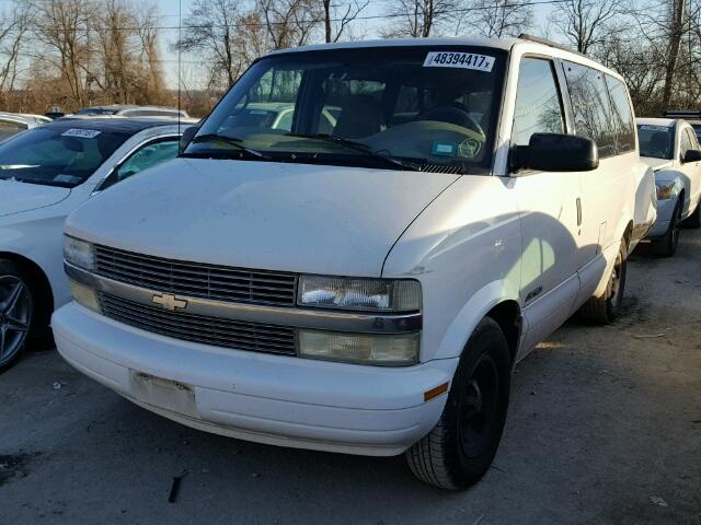 1GNDM19W41B133554 - 2001 CHEVROLET ASTRO WHITE photo 2