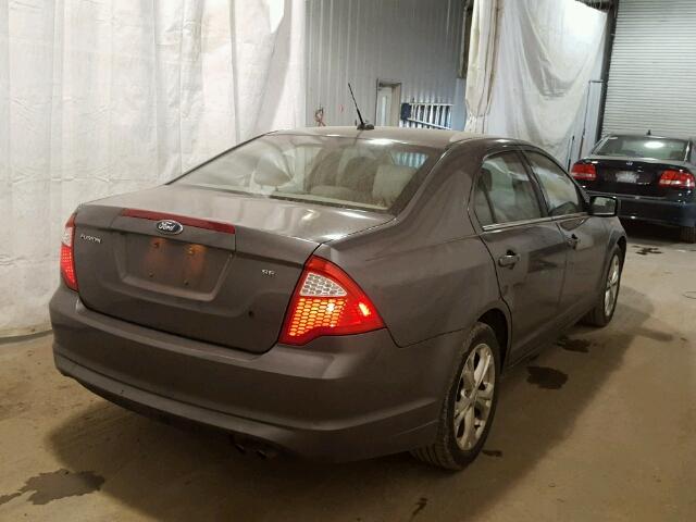 3FAHP0HA8CR125866 - 2012 FORD FUSION SE GRAY photo 4