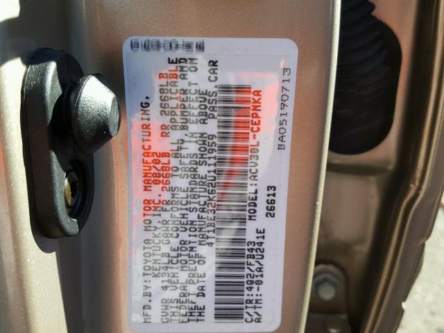 4T1BE32K62U111959 - 2002 TOYOTA CAMRY LE ოქროსფერი ფოტო 10