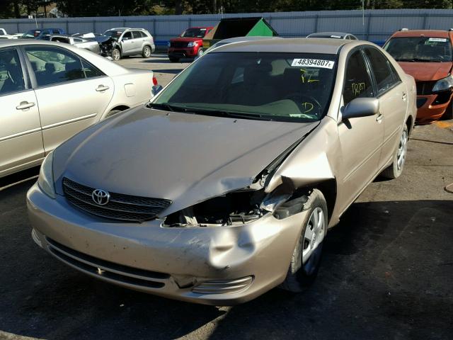 4T1BE32K62U111959 - 2002 TOYOTA CAMRY LE GOLD photo 2