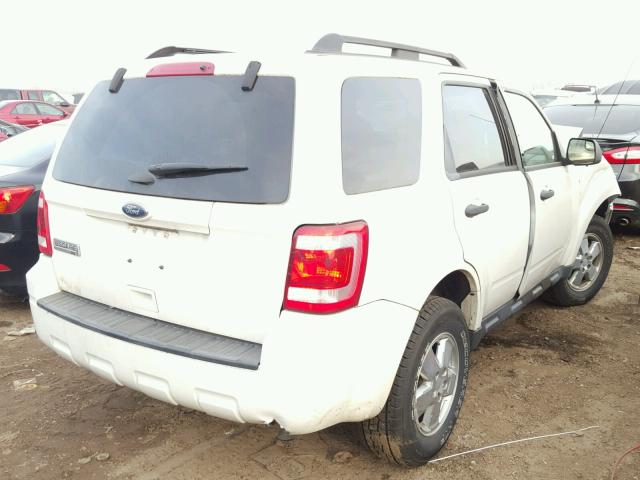 1FMCU9D78BKC38355 - 2011 FORD ESCAPE XLT WHITE photo 4