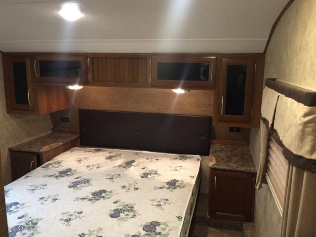 5ZT3CSUB5GG118329 - 2016 CRUS TRAILER BEIGE photo 9