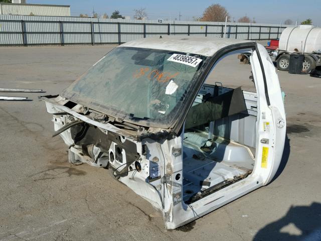 1GBHC34K18E212206 - 2008 CHEVROLET SILVERADO WHITE photo 2