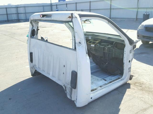 1GBHC34K18E212206 - 2008 CHEVROLET SILVERADO WHITE photo 4