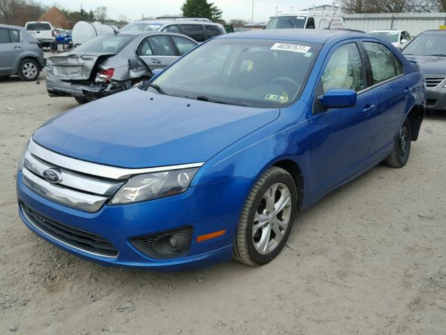 3FAHP0HA8CR308796 - 2012 FORD FUSION SE BLUE photo 2