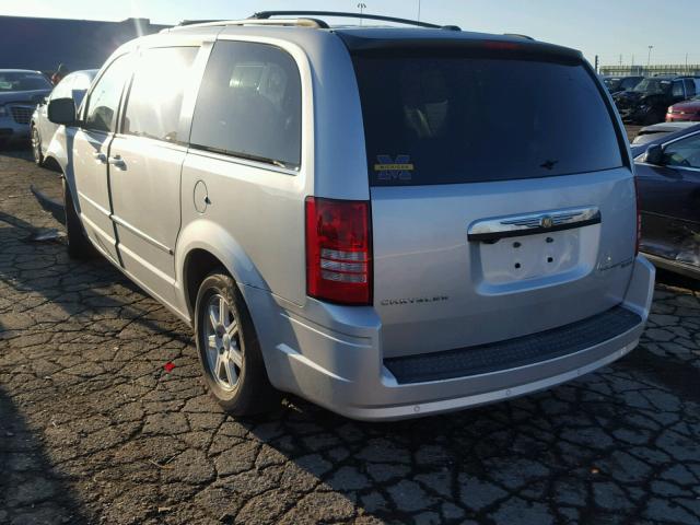 2A4RR8D12AR452063 - 2010 CHRYSLER TOWN & COU SILVER photo 3