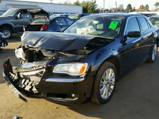 2C3CCARGXDH708367 - 2013 CHRYSLER 300 BLACK photo 2