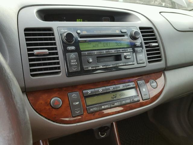 4T1BE32K34U937817 - 2004 TOYOTA CAMRY LE ნაცრისფერი ფოტო 9