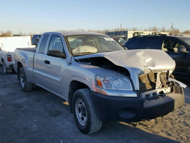 1Z7HC22K78S619462 - 2008 MITSUBISHI RAIDER LS SILVER photo 1