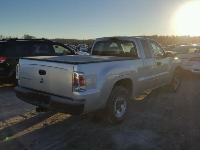 1Z7HC22K78S619462 - 2008 MITSUBISHI RAIDER LS SILVER photo 4