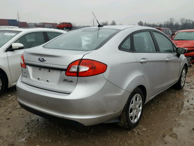 3FADP4BJ0DM193494 - 2013 FORD FIESTA SE SILVER photo 4