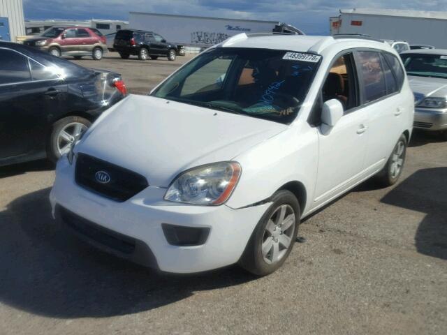 KNAFG526477110942 - 2007 KIA RONDO LX WHITE photo 2