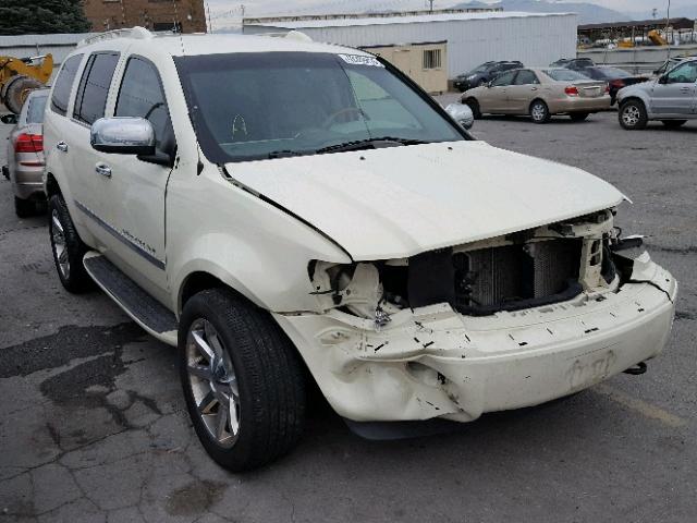 1A8HW58288F119758 - 2008 CHRYSLER ASPEN LIMI WHITE photo 1