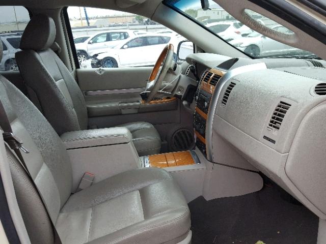 1A8HW58288F119758 - 2008 CHRYSLER ASPEN LIMI WHITE photo 5