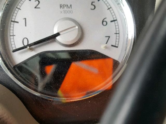 1A8HW58288F119758 - 2008 CHRYSLER ASPEN LIMI WHITE photo 8