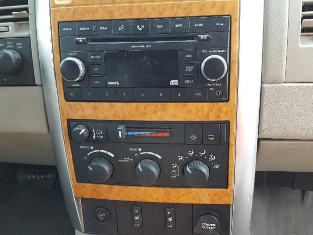 1A8HW58288F119758 - 2008 CHRYSLER ASPEN LIMI WHITE photo 9