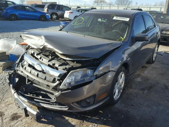 3FAHP0HA2CR123725 - 2012 FORD FUSION SE GRAY photo 2