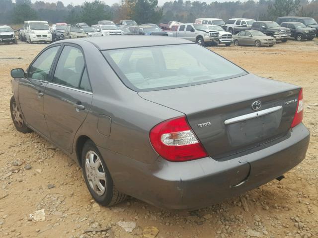 4T1BE32K02U518420 - 2002 TOYOTA CAMRY LE ნაცრისფერი ფოტო 3