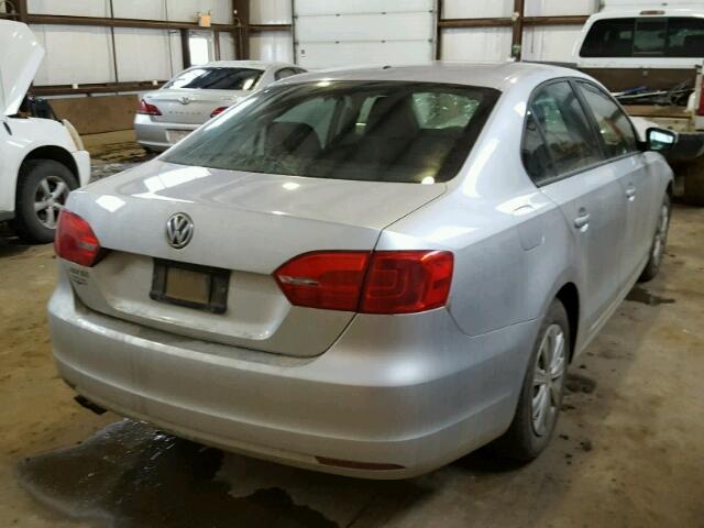 3VW2K7AJ7EM218201 - 2014 VOLKSWAGEN JETTA BASE SILVER photo 4