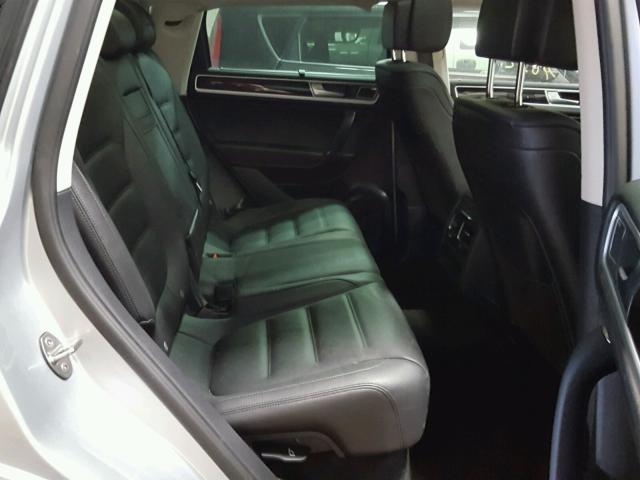 WVGGF7BP9HD001163 - 2017 VOLKSWAGEN TOUAREG EX SILVER photo 6