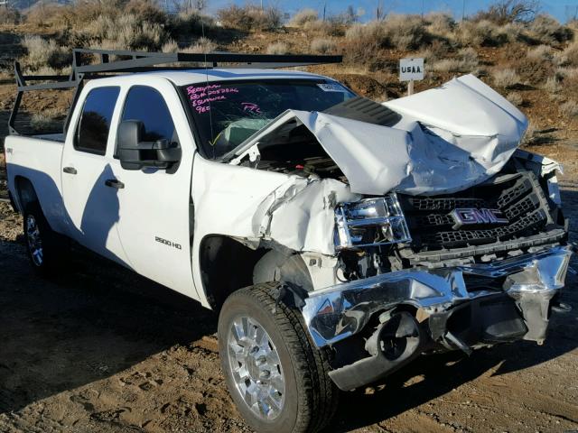 1GT12ZCGXDF229266 - 2013 GMC SIERRA K25 WHITE photo 1