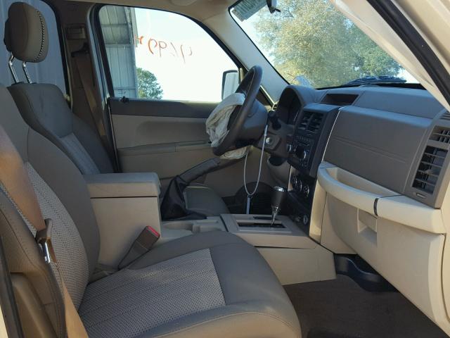 1J4PP2GK4AW117957 - 2010 JEEP LIBERTY SP BROWN photo 5