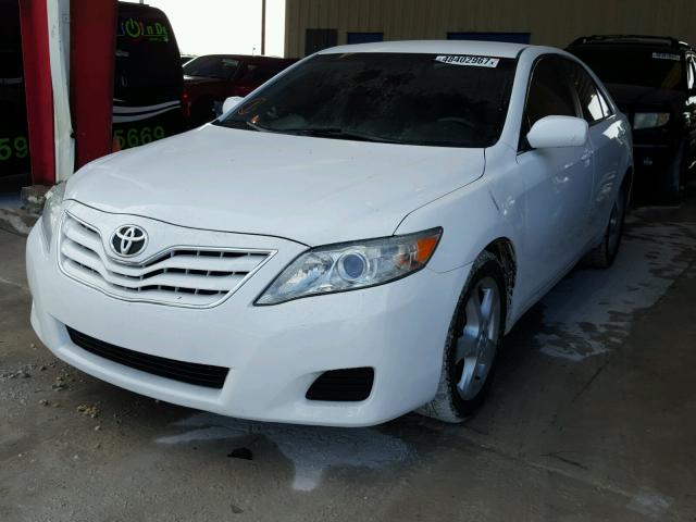 4T1BF3EK1BU638039 - 2011 TOYOTA CAMRY BASE WHITE photo 2