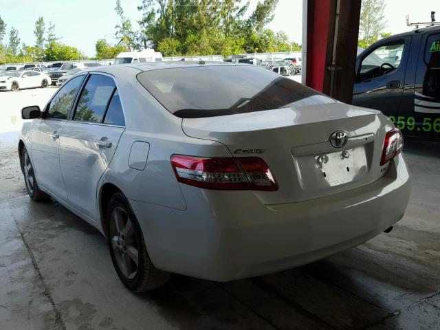 4T1BF3EK1BU638039 - 2011 TOYOTA CAMRY BASE WHITE photo 3