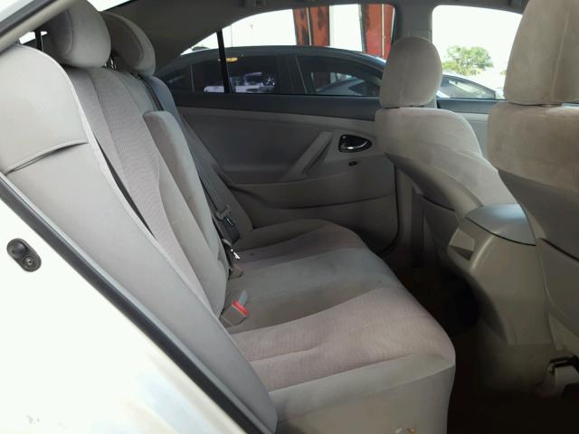 4T1BF3EK1BU638039 - 2011 TOYOTA CAMRY BASE WHITE photo 6