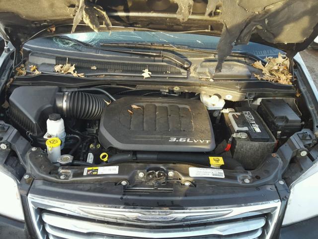 2C4RC1BG8ER125002 - 2014 CHRYSLER TOWN & COU BLACK photo 7