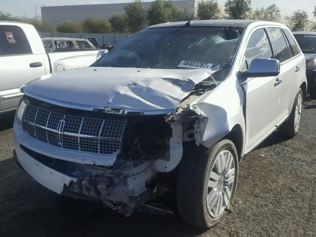 2LMDJ6JC1ABJ07214 - 2010 LINCOLN MKX WHITE photo 2