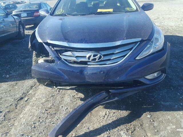 5NPEC4AC3BH126355 - 2011 HYUNDAI SONATA SE BLUE photo 9