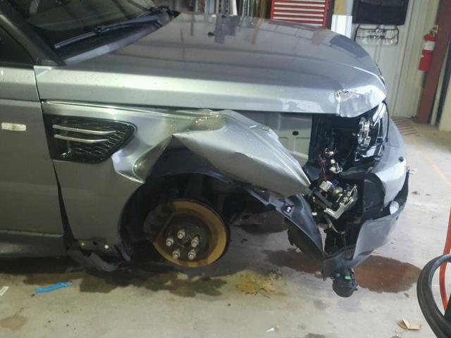 SALSF2D46CA726517 - 2012 LAND ROVER RANGE ROVE GRAY photo 9