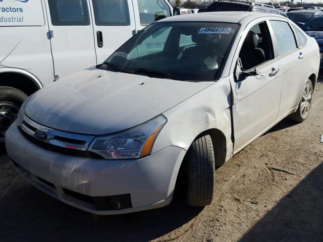 1FAHP3HN8BW177952 - 2011 FORD FOCUS SEL WHITE photo 2