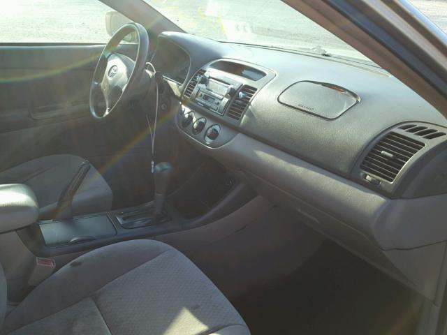 4T1BE30K43U668843 - 2003 TOYOTA CAMRY LE ვერცხლისფერი ფოტო 5