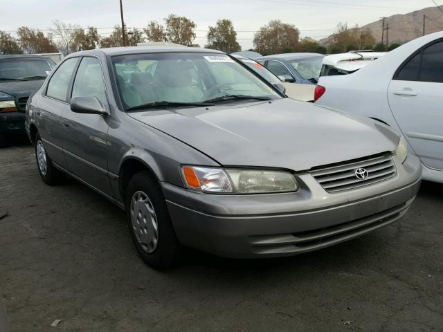 4T1BG22K1VU037083 - 1997 TOYOTA CAMRY CE BEIGE photo 1