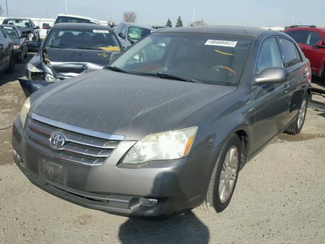 4T1BK36B86U148830 - 2006 TOYOTA AVALON XL GRAY photo 2