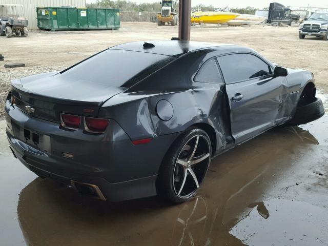 2G1FK1EJ8A9145038 - 2010 CHEVROLET CAMARO SS GRAY photo 4