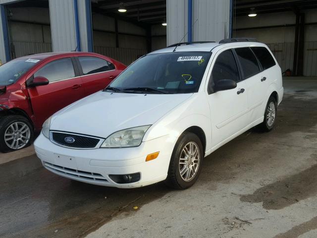 1FAHP36N36W209151 - 2006 FORD FOCUS ZXW WHITE photo 2